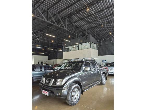 NISSAN FRONTIER 2.5 LE 4X4 CD TURBO ELETRONIC DIESEL 4P MANUAL